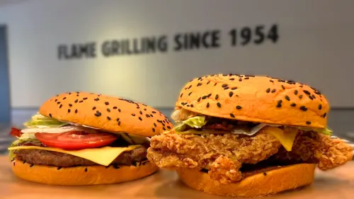 ▲漢堡王萬聖節推出橘黑系華堡、炸雞堡應景。（圖／漢堡王提供）