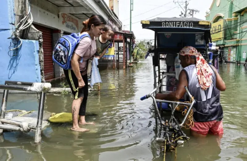 ▲「風神」颱風橫掃菲律賓呂宋島。（圖／路透社／達志影像）