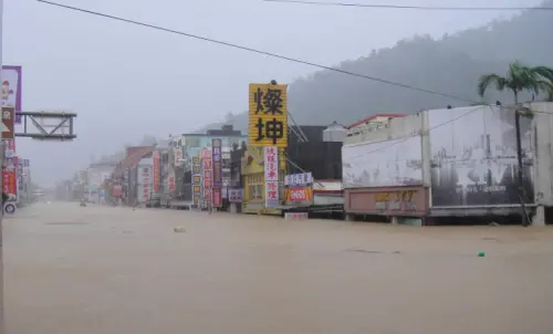鳳凰颱風共伴豪雨轟爆！累積雨量前11都在宜蘭　在地哭：梅姬重現
