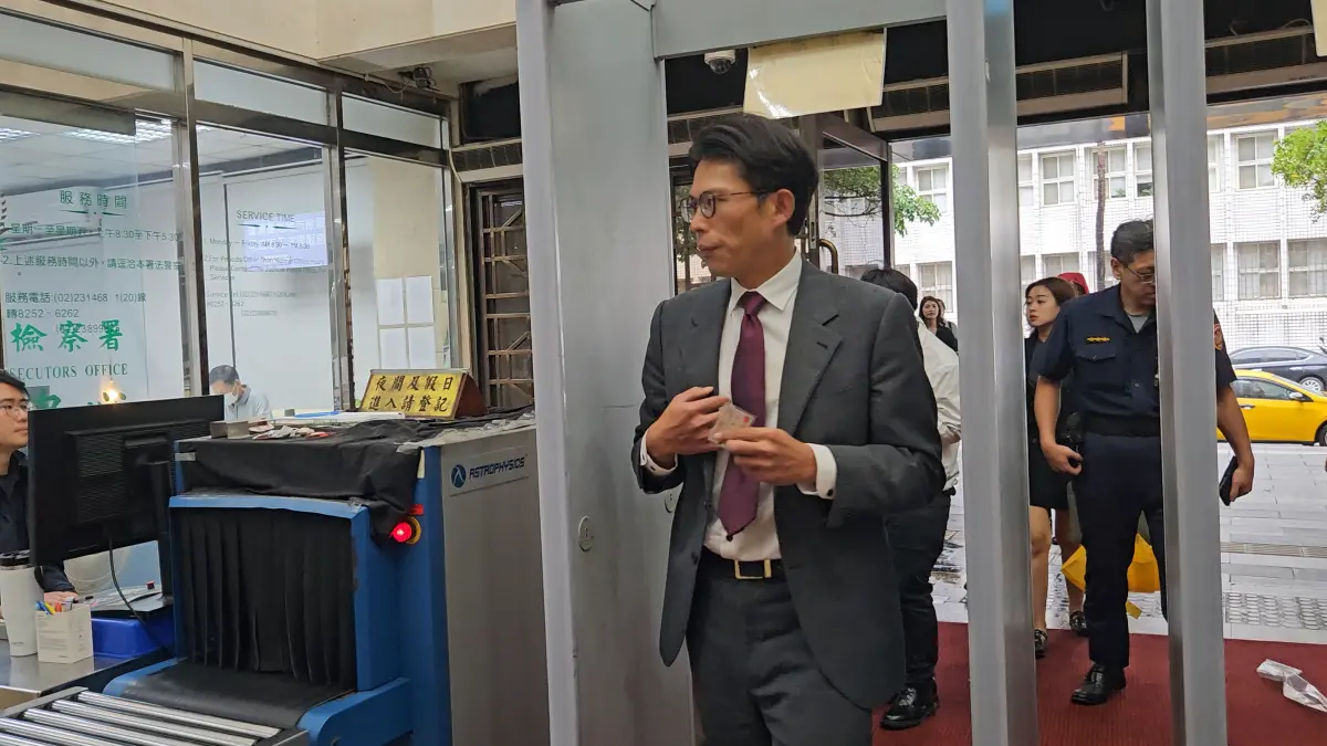 黃國昌遭疑資金回流本人 恐涉貪污？律師驚呼：刑責比徐永明更重