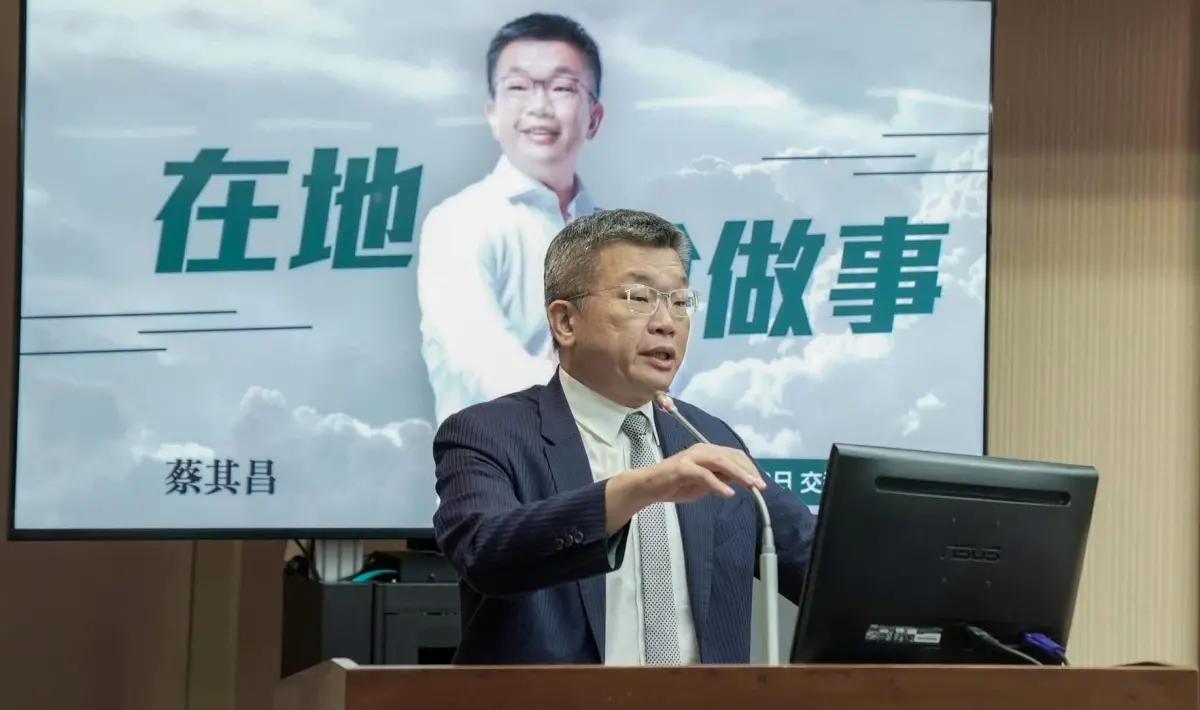 ▲傳聞蔡其昌明年2月將接立院民進黨團總召，何欣純今透露他已答應接自己競總的主要幹部。（圖／翻攝蔡其昌臉書，2025.10.20）