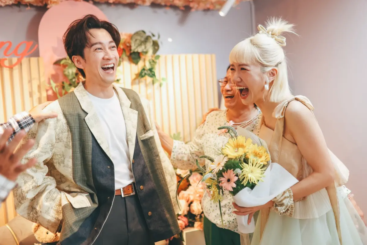 ▲Lulu黃路梓茵（右）與陳漢典（左）在10月20日登記結婚，陳漢典表示，Lulu是他每天起床的動力，他找到小時候對世界無所畏懼的勇氣。（圖／天地合娛樂&民間友人提供）