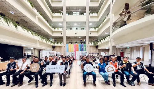 ▲台中市政府都發局主辦「台中樂居金獎」，今年培力課程分別以社區營造與友善設施兩組進行評比，共有十組社區今日獲頒獎，（圖／都發局提供）