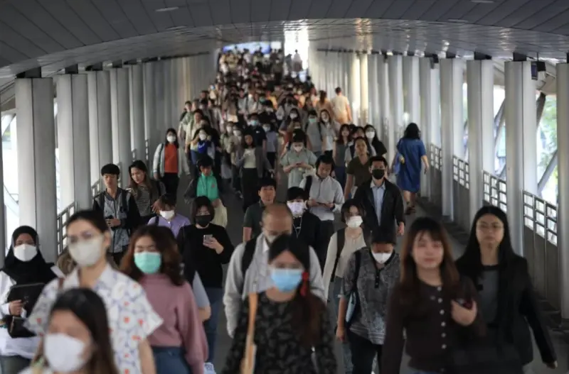 ▲泰國阿努廷政府提出延後退休年齡至65歲的構想，盼緩解高齡社會壓力。（翻攝自Bangkok Post）