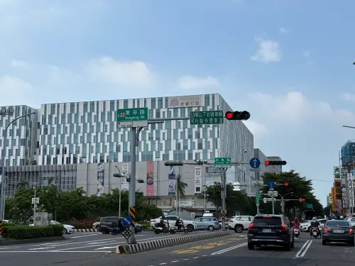 ▲後甲圓環銜接中華路二段與中華路一段，商圈週邊也生活氣息熱絡。（圖／信義房屋）