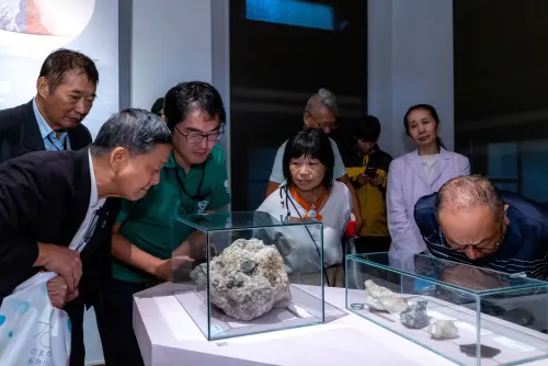120件國內外珍稀礦石齊聚　黃金博物館「說石話」特展盛大開幕
