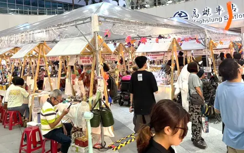 ▲高雄市政府勞工局舉辦深愛築夢創業市集活動，期與民眾熱情支持身障者築夢。(圖／高雄市政府勞工局提供)