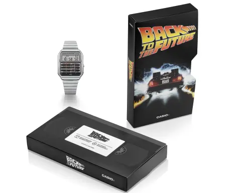 ▲為紀念《回到未來》上映40週年，CASIO在全球官網上推出「回到未來日」限量款 CA-500WEBF 電子計算錶。（圖／翻攝官網）