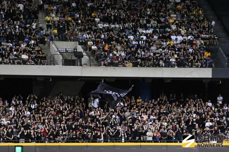 場邊側寫／樂天黑衫軍非突發奇想！背後有典故　主帥一聽恍然大悟