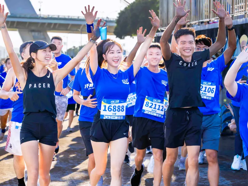 ▲自6月開始積極備戰的寶礦力路跑大使安芝儇，跟隨Nike Run Club專業教練配速，成功挑戰4K初跑，並取得亮眼好成績。(圖/寶礦力路跑提供)