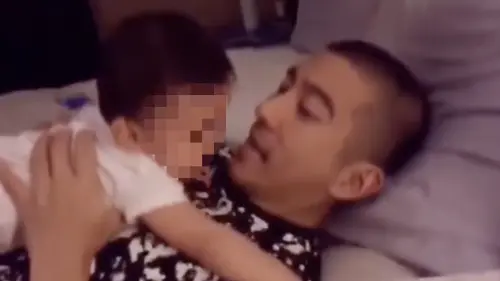 ▲修杰楷昔日入伍光頭照曝光。（圖／翻攝自修杰楷臉書）