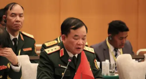 ▲事件發生於黃春戰（圖中）出席「2025首爾安全對話」（Seoul Defense Dialogue, SDD）期間。（圖／翻攝自越共新聞網）