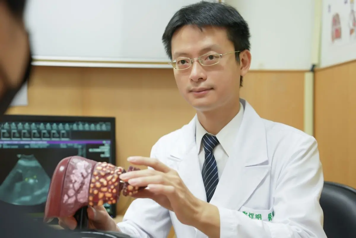 ▲醫師表示，一旦感染過B、C型肝炎，就有罹癌風險。（圖／台北慈濟醫院提供）