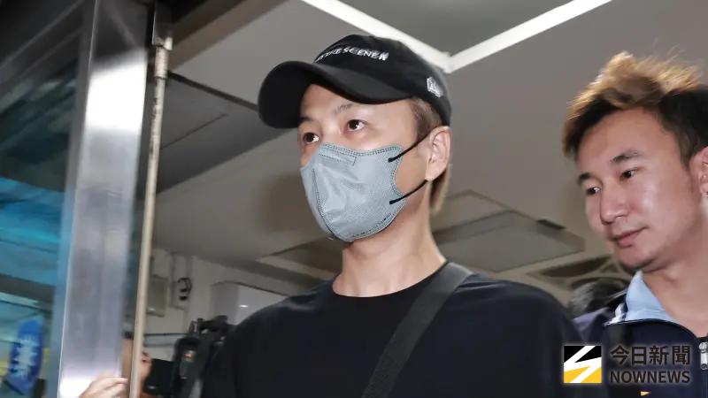 ▲Energy成員張書偉涉「閃兵案」以50萬交保後首度發聲，承認15年前「一時失慮」犯錯，向社會與粉絲致歉，表示深感懊悔並願配合司法調查，網友留言兩極，有人力挺也有人失望。（圖／NOWNEWS攝影中心）