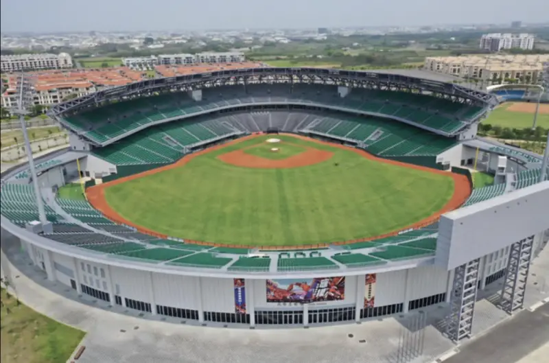 ▲台南亞太國際棒球訓練中心成棒主球場因場外招商惹議。（圖／台南市府提供）