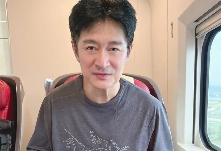 ▲62歲黃安（如圖）昔舉報子瑜台獨，而遭到台灣民眾怒批，而近年他移居中國，19日分享日常近況，但不料一張暴瘦臉凹的照片竟嚇壞粉絲。（圖／微博@黄安）