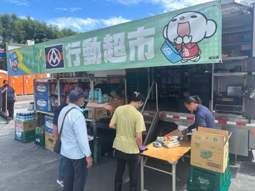 ▲每週二、五上午11點至下午4點於光復中山門市前停車場提供購物服務