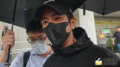 ▲藝人修杰楷涉嫌閃兵遭帶走後，已以50萬元交保，晚間他也發聲致歉。（圖／記者劉松霖攝）