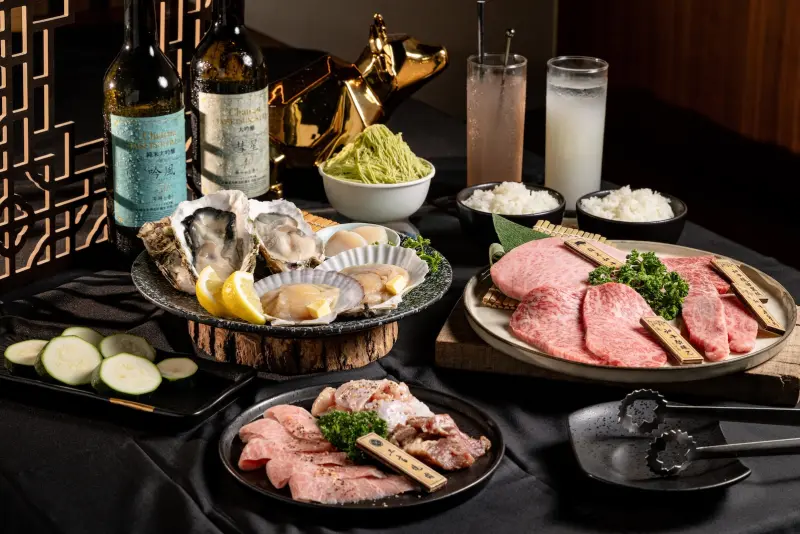 ▲「上吉燒肉」開設二店，名為「上吉弐」，主打「北海道極選盛宴」，菜色包含台灣坊間還不常見的白老牛搭配成吉思汗羊肉、大生蠔。（圖／上吉燒肉提供）
