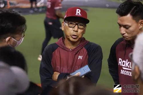 ▲樂天桃猿前總教練古久保健二，平時在賽前受訪時，不吝嗇分享自己的觀點、建議。（圖／記者葉政勳攝 ,2025.10.21）