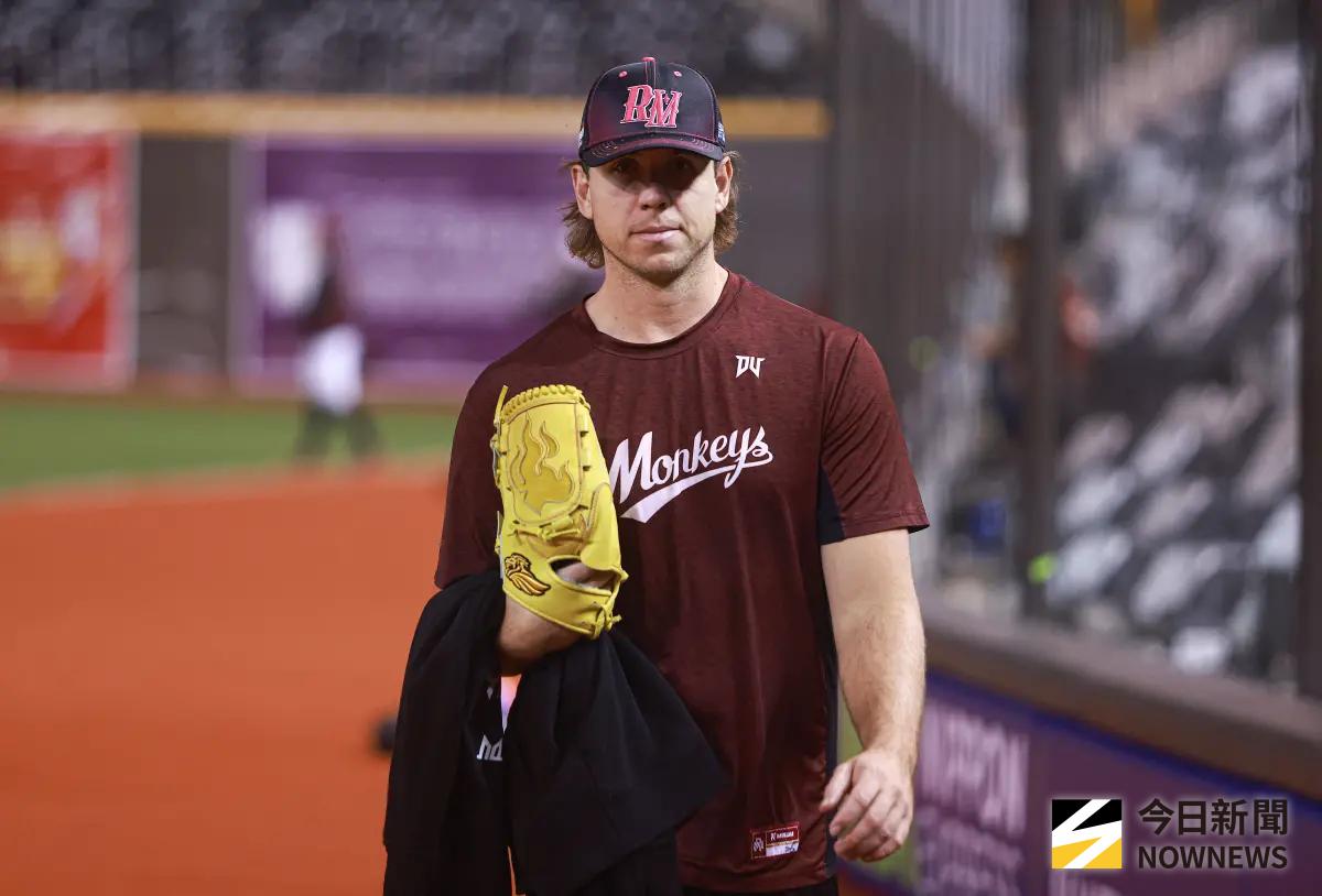 ▲樂天桃猿洋投凱樂（Caleb Baragar）取代波賽樂入列，他本季曾對中信兄弟繳出5局0失分、4K的優異內容，預計於台灣大賽G4登板先發。（圖／記者葉政勳攝）