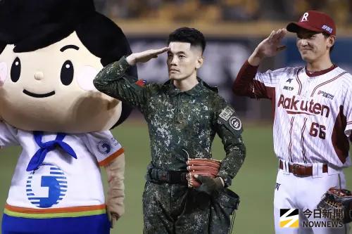 台灣大賽／光復出身何品室融替「贈帽」士官長接捕！直言意義重大
