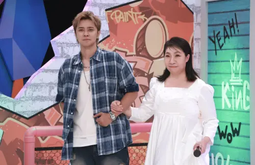 ▲羅志祥（左）和如花（右）在節目中有親密互動。（圖／中天綜合台提供）