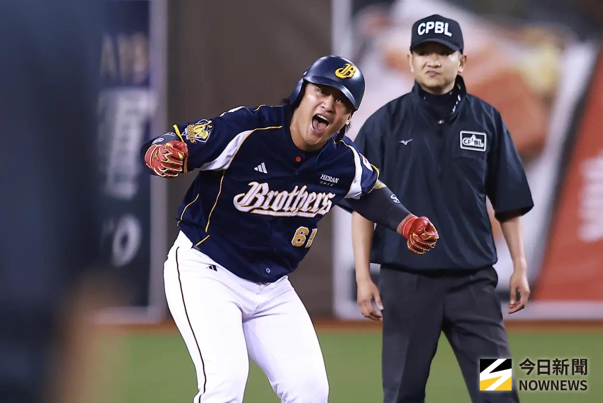 ▲中信兄弟王政順前3打席都敲出安打上壘，帶起球隊氣勢，他賽後提到，詹子賢第二局開轟有把球隊氣勢打開的感覺，談到老戰友，王政順也表示很心疼。（圖／記者葉政勳攝,2025.10.21）