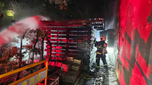 ▲ 台北士林地院21日傳出火警，停車場失火，所幸沒有人員傷亡。（圖／翻攝畫面）