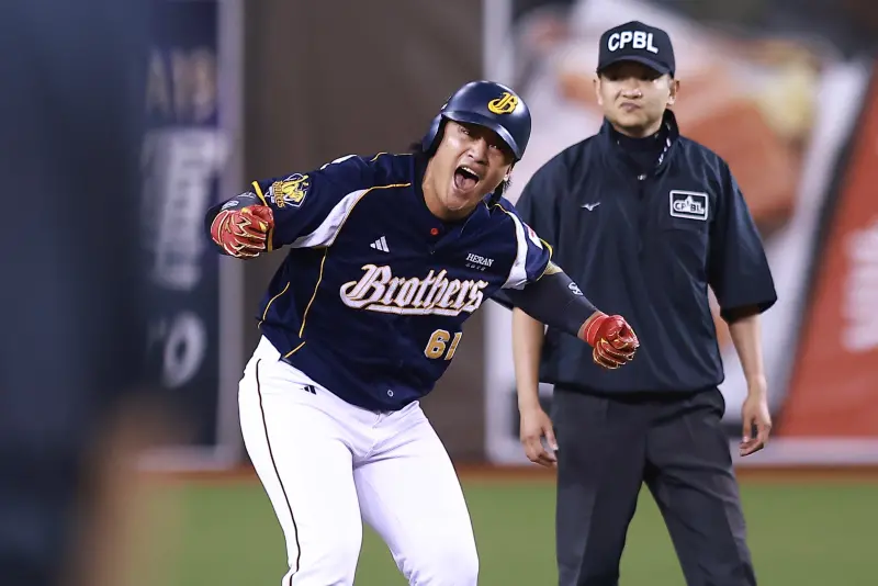 ▲中信兄弟、樂天桃猿台灣大賽G3正面對決，王政順前五局就上演3安猛打成績，搭配詹子賢扛出陽春砲，幫助中信兄弟2：0領先樂天桃猿。（圖／記者葉政勳攝,2025.10.21）