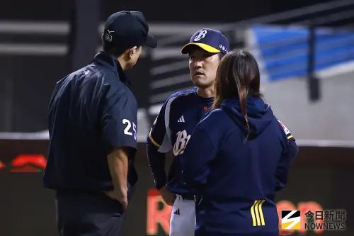 台灣大賽／詹子賢飛球被判界外！兄弟挑戰卻沒畫面　現場歡聲雷動
