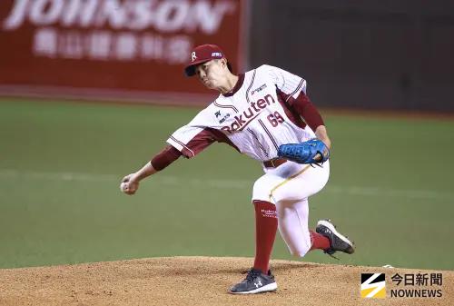 ▲中華職棒總冠軍賽game3樂天桃猿先發投手黃子鵬繳出4.2局失2分承擔敗投。（圖／記者葉政勳攝 ,2025.10.21）