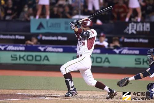 ▲樂天桃猿外野手林立。（圖／記者葉政勳攝 ,2025.10.21）