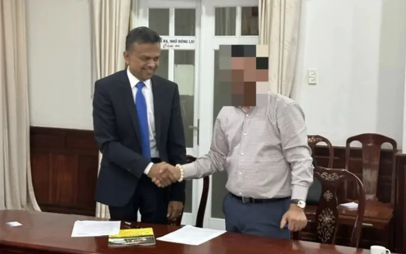 ▲澳洲CEO因涉嫌偽造巨額融資案、詐取鉅額手續費，被警方拘捕並依「詐騙侵佔財產罪」調查。（圖／翻攝自越通社）