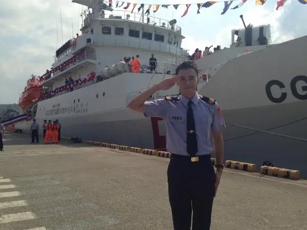 鄭元暢昔當紅入伍！變身帥氣海巡弟兄 巧遇記者：抱歉我在執勤