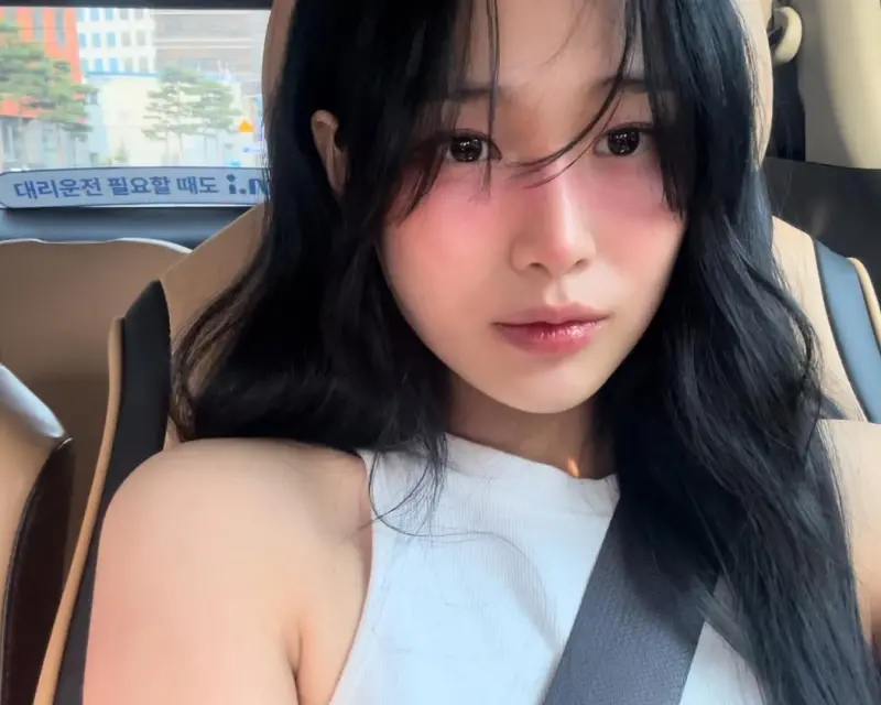 ▲元斌親甥女韓佳乙（如圖）2022年就出道，最近才被發現，精緻長相掀熱議。（圖／IG@hgaeul_)