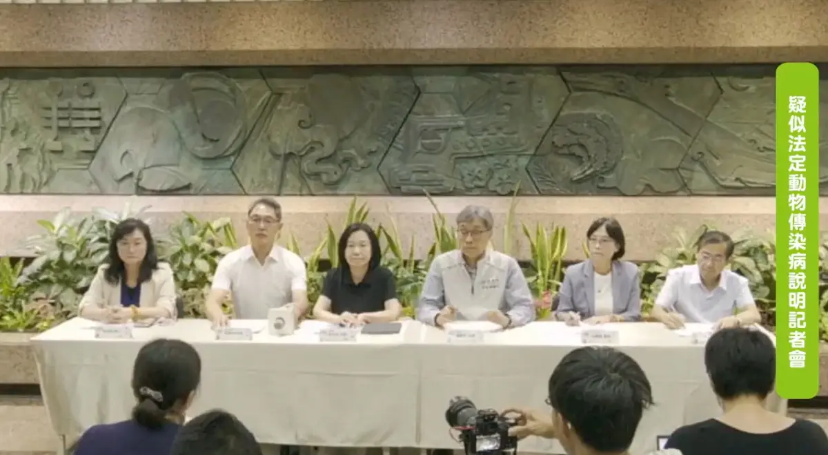 ▲農業部長陳駿季召開記者會說明最新情況。（圖／取自農業部直播）