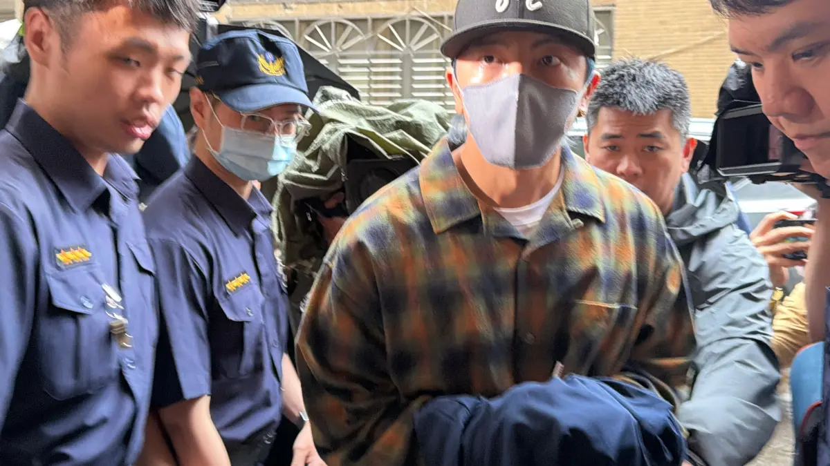 坤達涉閃兵事件KID加拿大嚇傻！一聽記者提問 結巴求救畫面瘋傳