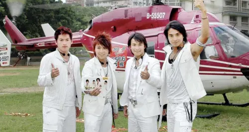 5566全員當兵！巔峰時期曾年賺4億元　唱片戲劇主持多棲無人能敵
