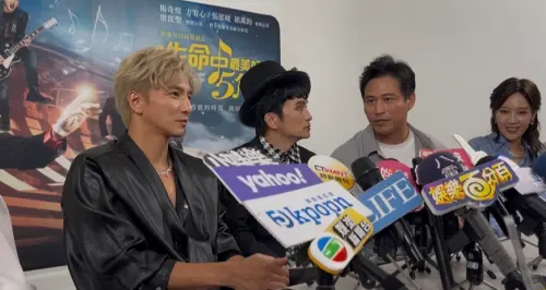 ▲楊奇煜（左1）對小杰閃兵不知情。（圖／記者李欣容攝）