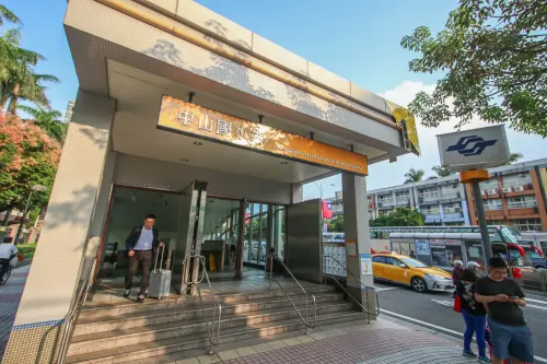 ▲捷運中山國小站周遭近一年1500萬元內的住宅交易量達146件，位居第二，更是台北市唯一上榜的站點。（圖／永慶房產集團提供）