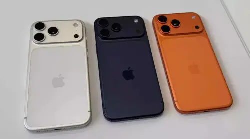 ▲iPhone 17系列依舊是目前台灣最熱銷的手機，蘋果吃下高階手機市場，沒什麼競爭對手。（圖/傑昇通信提供）