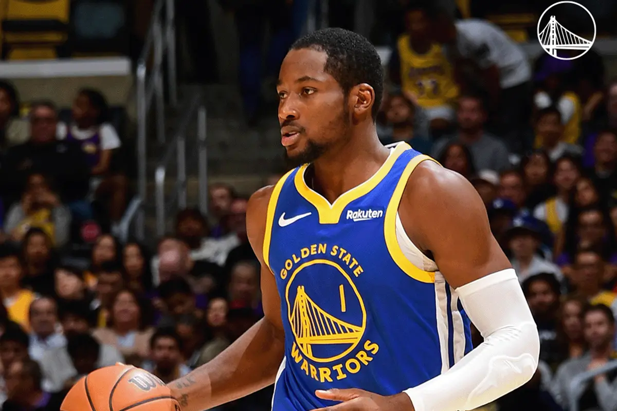 ▲金州勇士總教練柯爾（Steve Kerr）近日受訪時明確表示，前鋒庫明加（Jonathan Kuminga）傷癒歸隊後將從替補出發，並強調球員必須憑實力贏回先發位置，否認兩人之間存在內部矛盾。（圖／美聯社／達志影像）