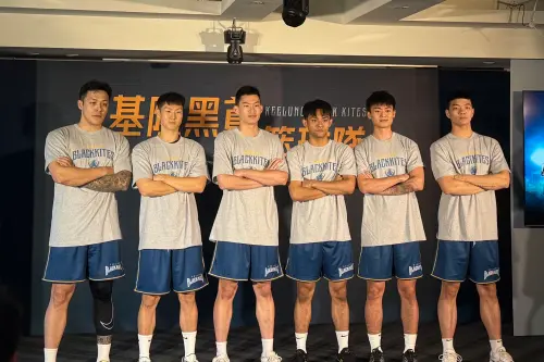 ▲今日記者會中總經理林冠綸公布基隆黑鳶以「基隆參戰」作為口號，「希望展現基隆這種不怕髒、不怕苦的精神，我們不只想組成一個球隊，更想代表一個城市。」（圖／記者陳昱慈攝）