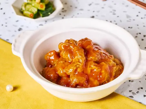 ▲料理仙女「阿貝師傅」的「貝氏糖醋櫻桃肉」，在真珠餐廳可吃得到。（圖／饗賓集團提供）