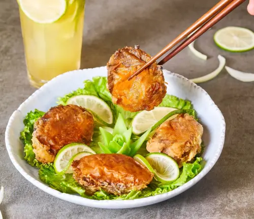 ▲小當家動漫中的「頂級炸蟹斗」將由「饗泰多」演繹展現，即日起將可點得到。（圖／饗賓集團提供）