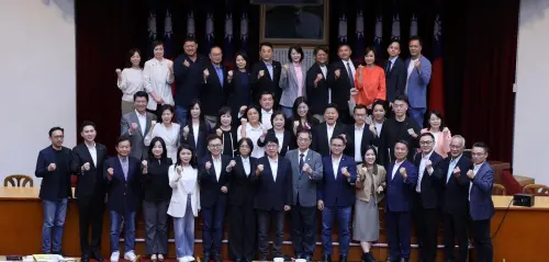 KMT Chair-elect Cheng Li-wen visits the party caucus in the Legislative Yuan. (Facebook Cheng Li-wen)