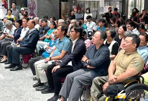 ▲高雄市政府勞工局舉辦身心障礙者藝術創作展活動，有各企業界代表與會。(圖／記者黃守作攝，2025.10.22)