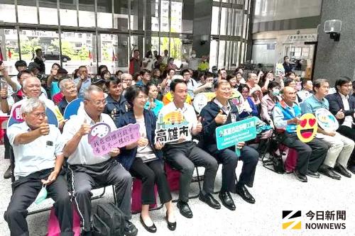 ▲高雄市政府勞工局舉辦身心障礙者藝術創作展活動。(圖／記者黃守作攝，2025.10.22)