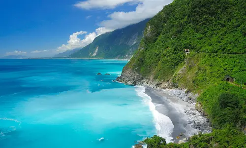 Coastal scenery in Hualien (Hualien government photo)